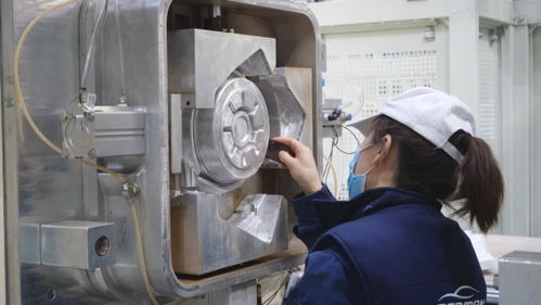 霍尔果斯国盛车马赫汽车零部件生产项目举行投产仪式
